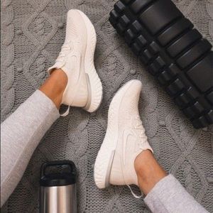 Nike women’s epic react flyknit NWOT